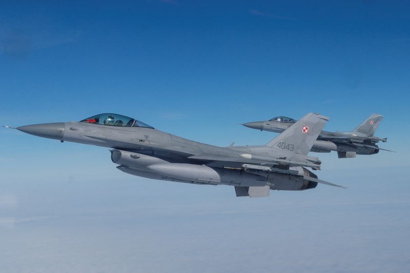 Factbox-युक्रेनले F-16 जेटहरू चाहन्छ – तालिम पाइलटहरूको लागि गठबन्धन कसरी विकास भइरहेको छ?