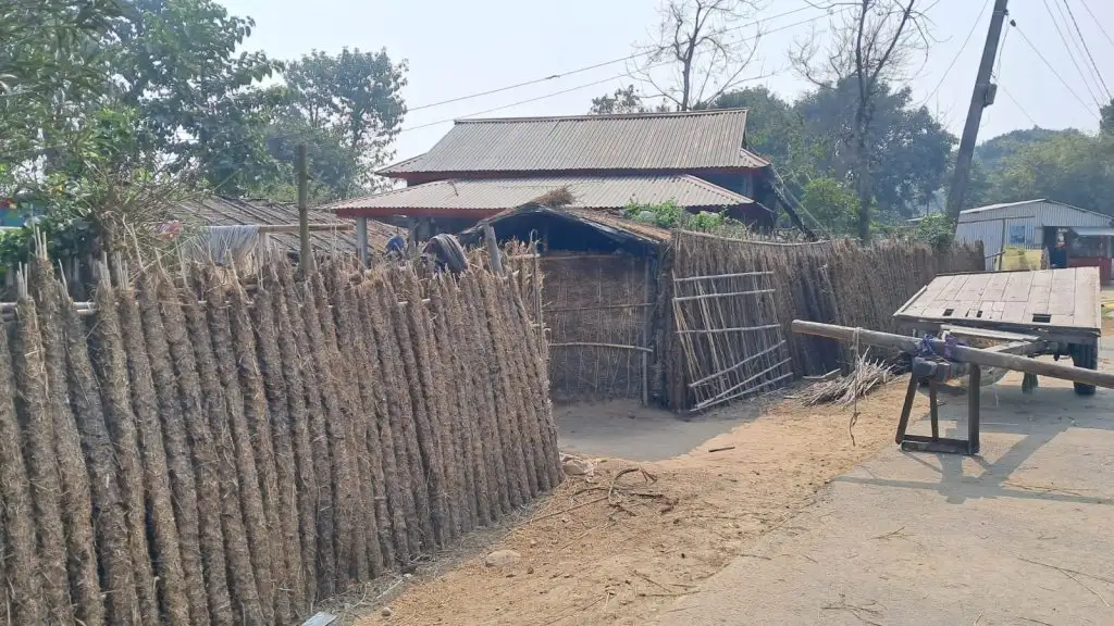 ‘गुइँठा’ टिप्पणीले ओली आलोचनामा, झापा–मोरङका गुइँठा बाल्ने समुदाय असन्तुष्ट