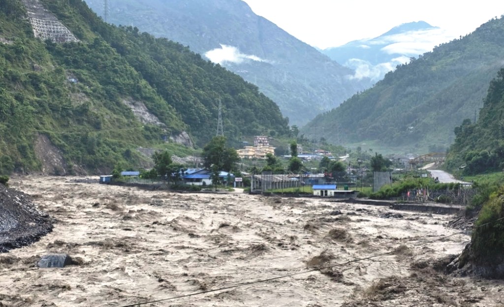 चीनतर्फ पहिरो: भोटेकोशीको बहाव आधा थुनियो, तल्लो तटीय क्षेत्रमा उच्च सतर्कता